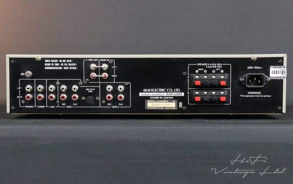 AKAI AM-U02 amplifier