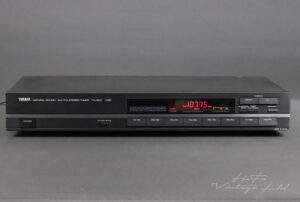 Yamaha TX-300 AM/FM Tuner