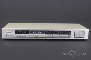 Pioneer F-77 Stereo Tuner