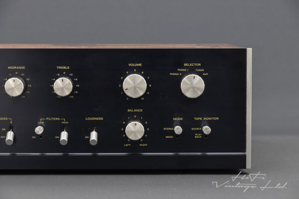 Sansui AU-555A Solid State Stereo