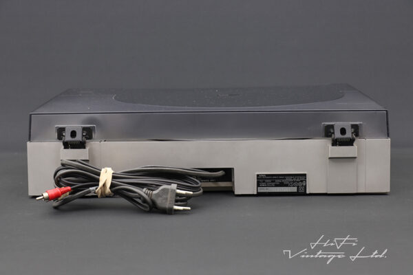 Aiwa AP-D50E Fully-Automatic Direct-Drive Turntable