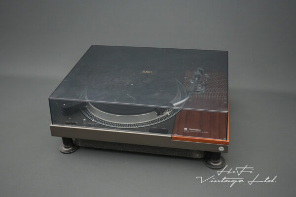 Technics SL-110 Direct-Drive Turntable with SME 3008 tone arm.