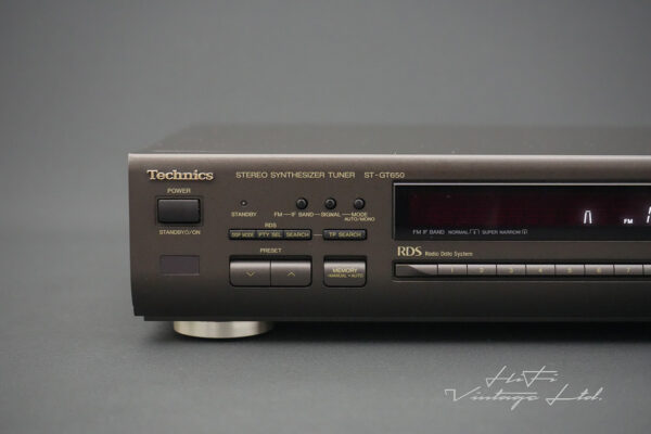 Technics ST-GT650 Stereo Synthesizer Tuner.