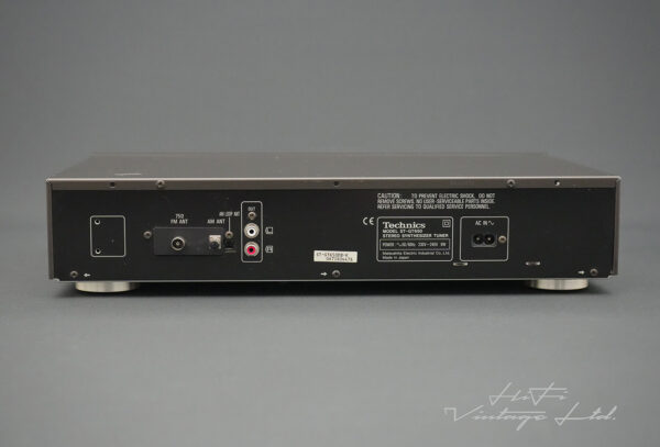 Technics ST-GT650 Stereo Synthesizer Tuner.