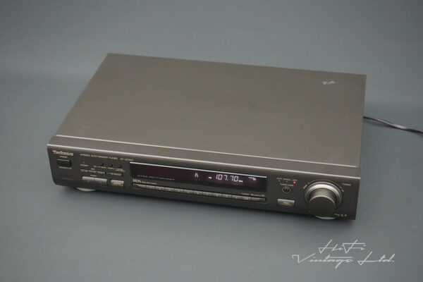 Technics ST-GT650 Stereo Synthesizer Tuner.