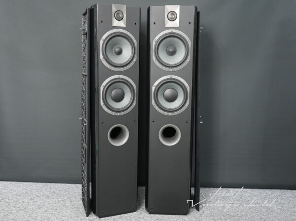 Focal Chorus 716 Florstanding Speakers in Piano Black.