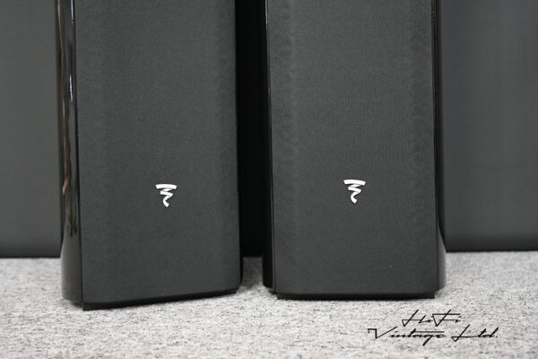 Focal Chorus 716 Florstanding Speakers in Piano Black.