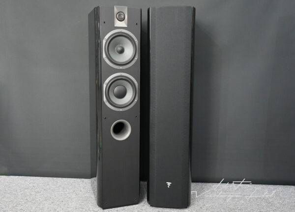 Focal Chorus 716 Florstanding Speakers in Piano Black.