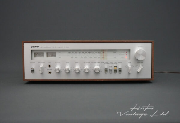 Yamaha CR-800 AM/FM Stereo Receiver.