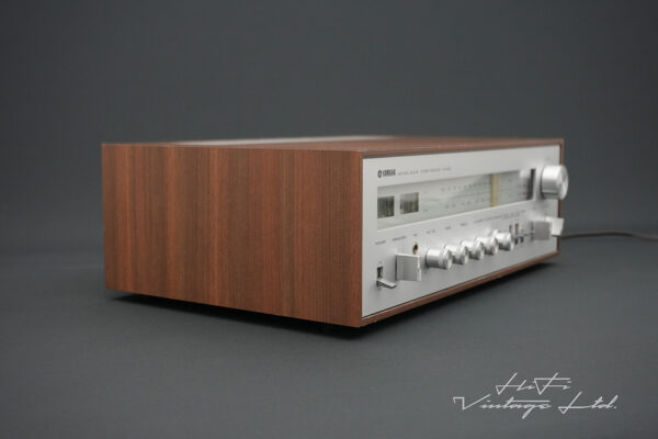 Yamaha CR-800 AM/FM Stereo Receiver.