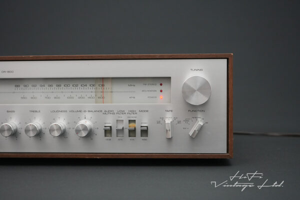 Yamaha CR-800 AM/FM Stereo Receiver.