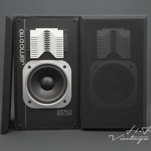 Jamo D110 Bookshelf Speakers.