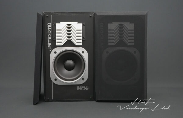 Jamo D110 Bookshelf Speakers.