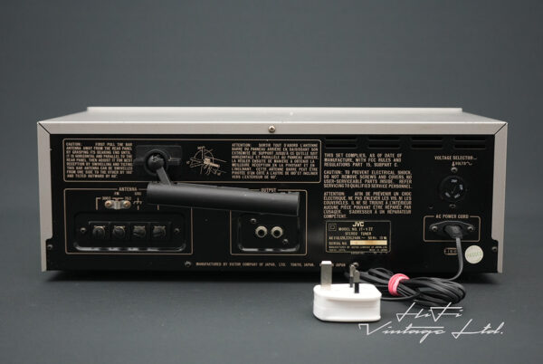 JVC JT-V22 Stereo AM/FM tuner. 