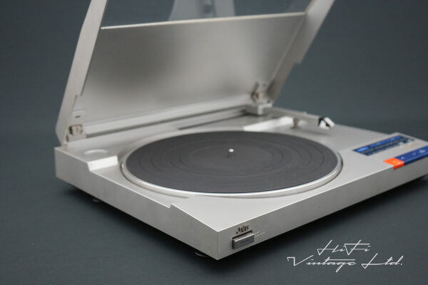 JVC L-L1 Fully-Automatic Belt-Drive Turntable.