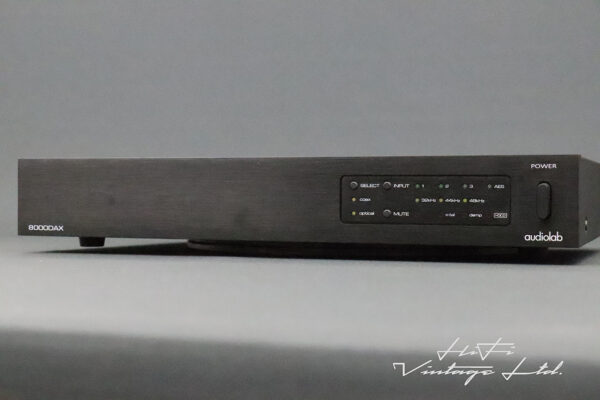 audiolab 8000DAX digital-to-analog converter (DAC).