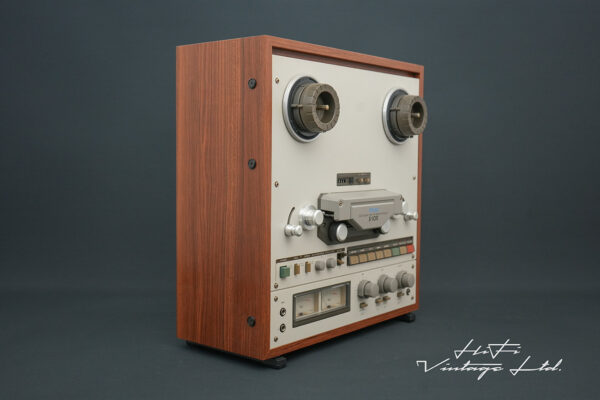 Teac X-10R 2-Channel Stereo Tape Recorder with Auto-Revers.