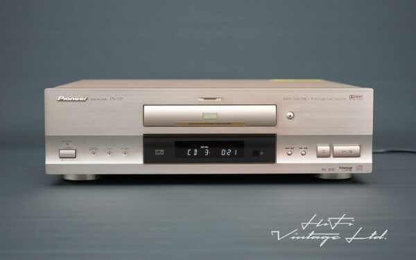 Pioneer DV-717 DVD/CD Player. Gold.