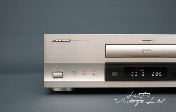 Pioneer DV-717 DVD/CD Player. Gold.