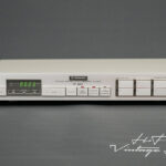 Pioneer F-90 Digital Synthesizer Tuner