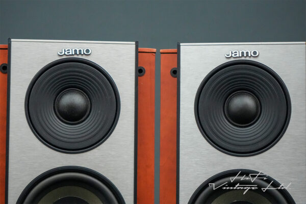 Jamo E600 Speakers