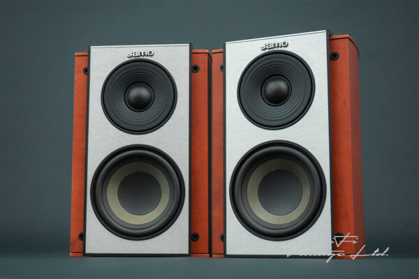 Jamo E600 Speakers
