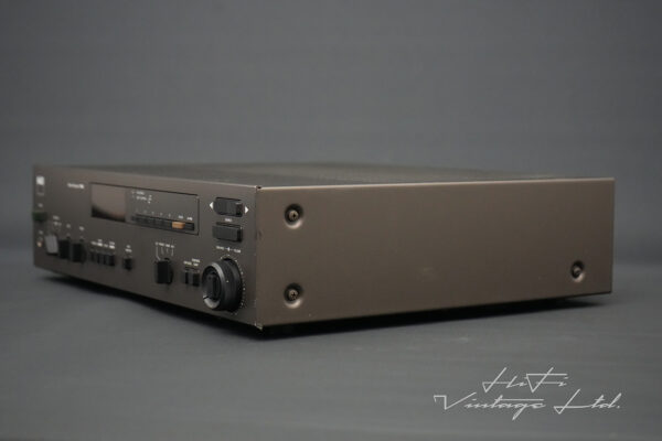 NAD 7140 Stereo Receiver