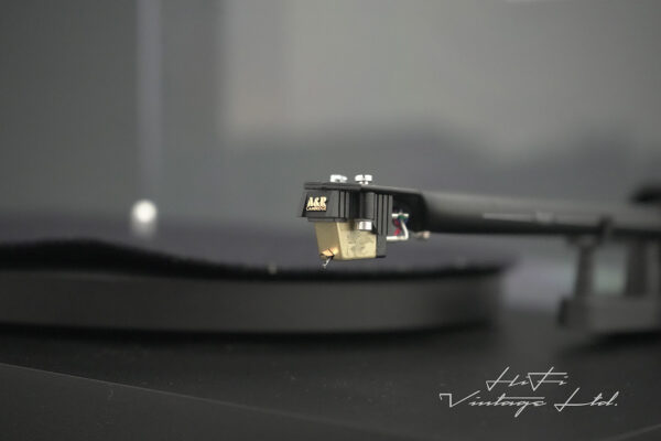 Pro-Ject Debut III Turntable