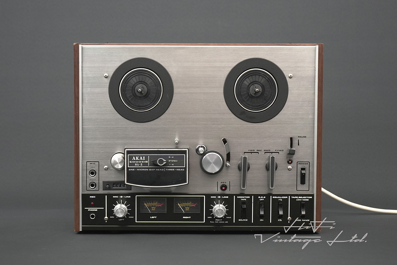 Akai 4000DB MKII with dust cover