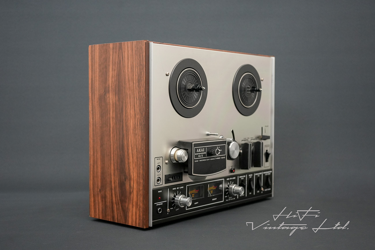 Akai 4000DB MKII with dust cover