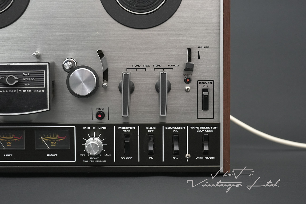 Akai 4000DB MKII with dust cover