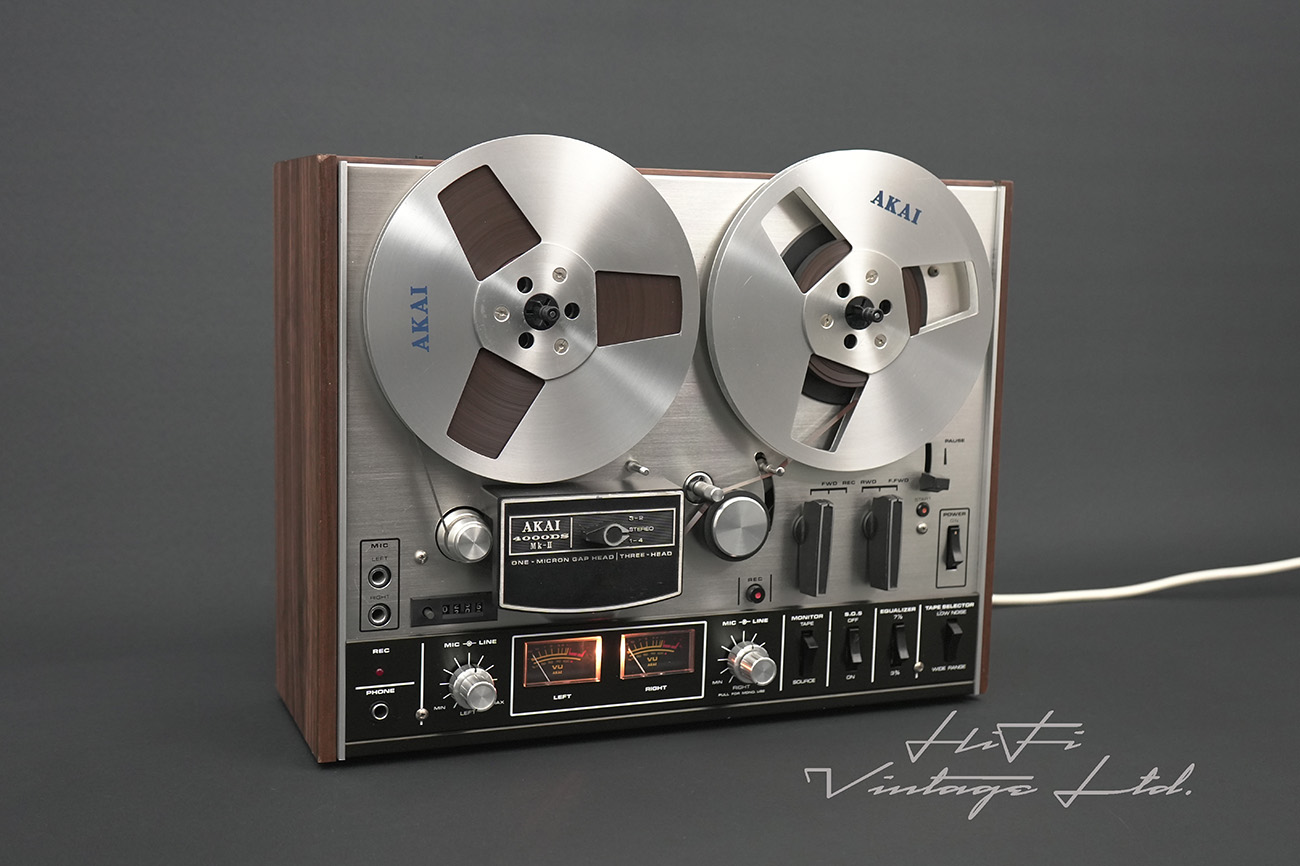 Akai 4000DB MKII with dust cover